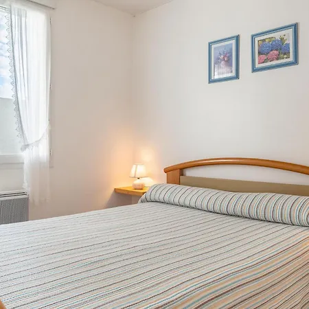 Holiday home In Sur With Kitchenette La Faute-sur-Mer