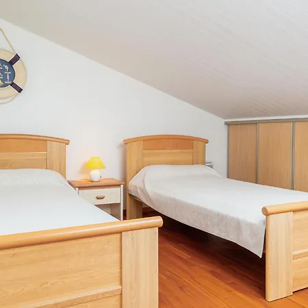 In Sur With Kitchenette Holiday home *