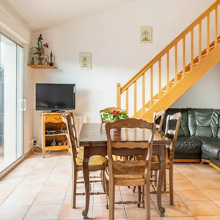 In Sur With Kitchenette Holiday home La Faute-sur-Mer